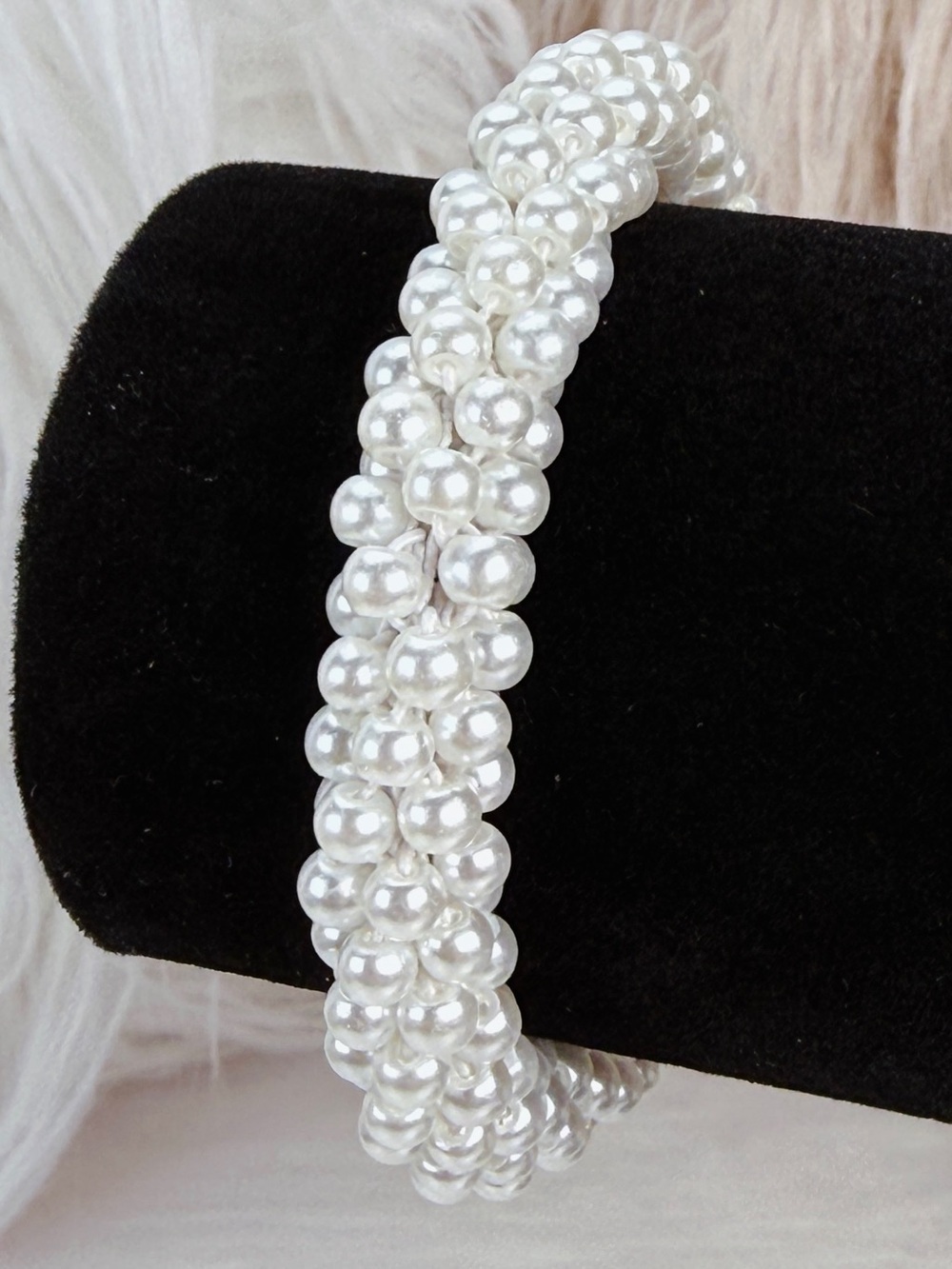 Elegant White Faux Pearl Stretch Bracelet